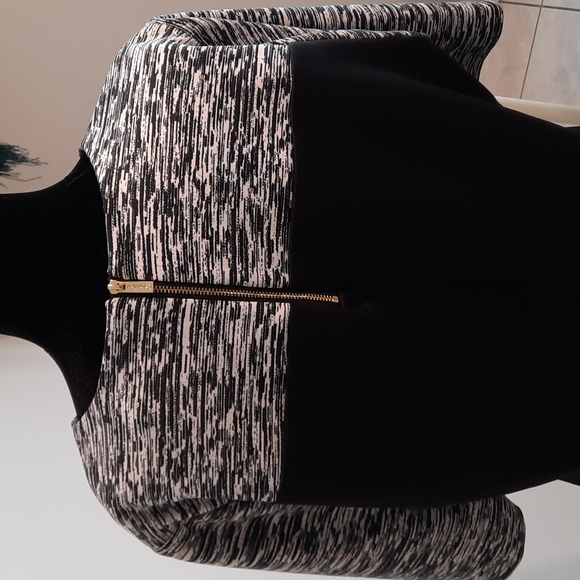 Calvin Klein top - Picture 5 of 5